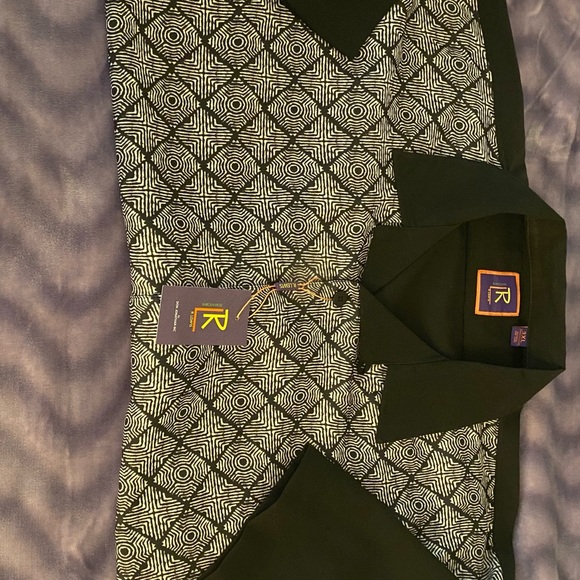 Uniquely designed button up dress shirt - Picture 7 of 9